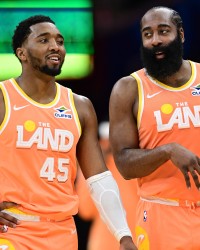 张佳玮：猛龙躲开了克星尼克斯 但哈登也是猛龙杀手且还有米切尔